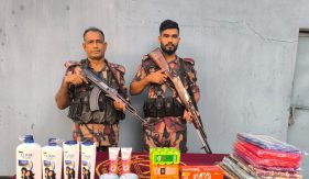 যশোর সীমান্তে বিজিবির অভিযানে মাদক ও চোরাচালানী পণ্য আটক