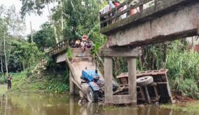 কুড়িগ্রামে সেতু ভেঙে ট্রলি নিচে পড়ে আহত ৬