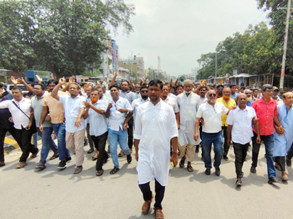 ফ্যাসিস্ট আ.লীগের লোকজন আজও কৃষকের সার নিয়ে ছিনিমিনি খেলছে