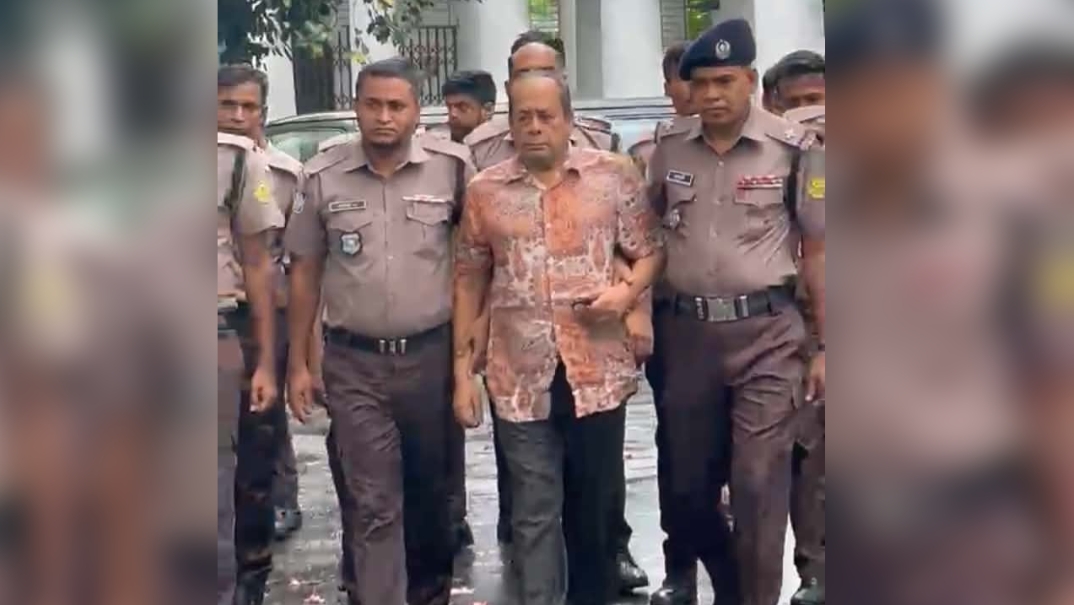 ট্রাইব্যুনালে হাজির করা হয়েছে জিয়া হত্যার আসামি মোজাফফরকে