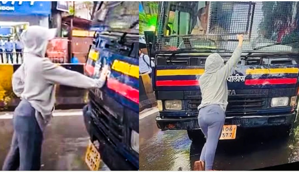জুলাই বিপ্লবের চিত্র মুম্বাইয়ে, পুলিশ ভ্যানের সামনে দাঁড়িয়ে গেলেন তরুণী