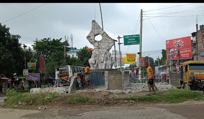 বীরশ্রেষ্ঠ হামিদুর চত্বর ভাঙা নিয়ে তোলপাড়, খবর নেই ৩২ লাখ টাকার ফাইলের