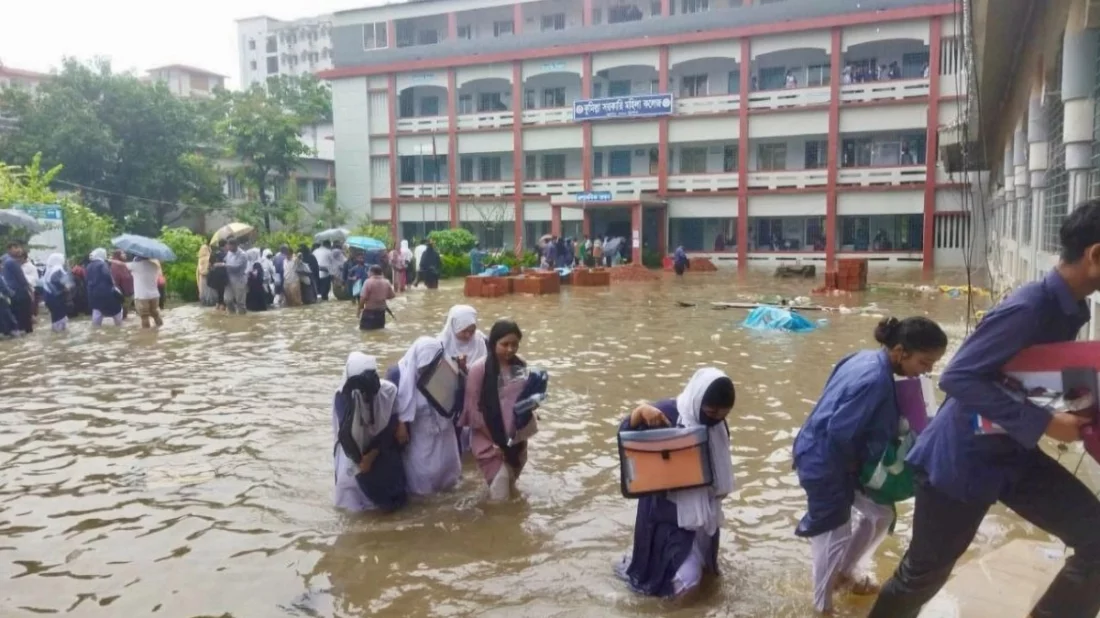 জলাবদ্ধতায় পরীক্ষা নেওয়ার ঘটনায় কুমিল্লা সরকারি মহিলা কলেজের ৭ শিক্ষক বদলি