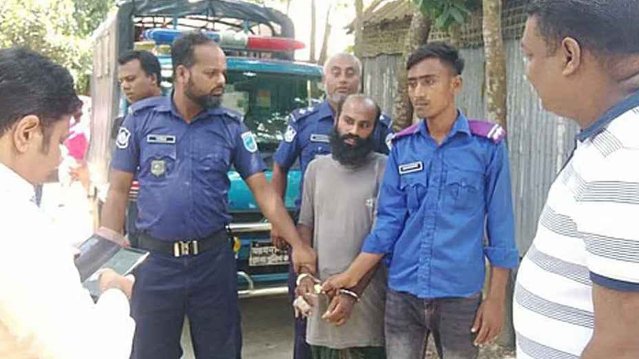 আইজিপি পরিচয়ে ফোন করে গ্রেপ্তার এড়াতে চেয়েছিলেন যুবক