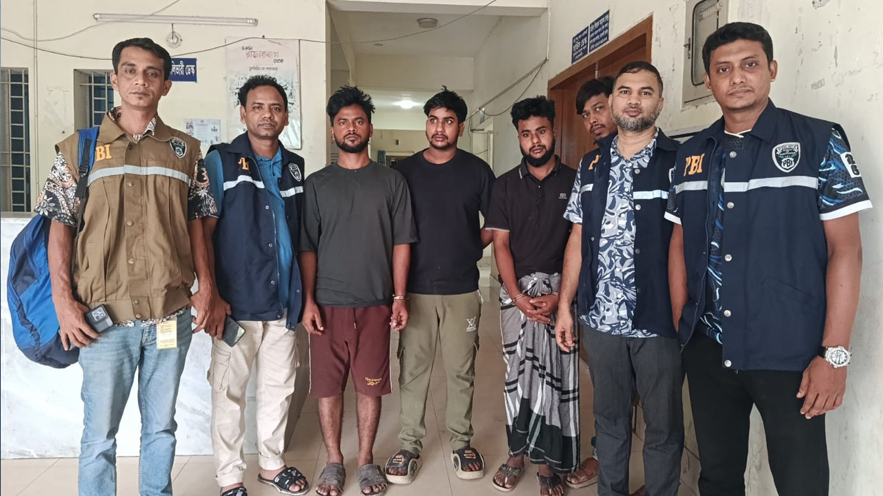 ফেসবুকে তান্ত্রিক পরিচয়ে প্রতারণার সংঘবদ্ধ চক্র ধরা