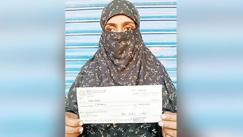 গর্ভের সন্তান বিক্রি করতে চাওয়া সেই আঁখির পাশে প্রধানমন্ত্রী
