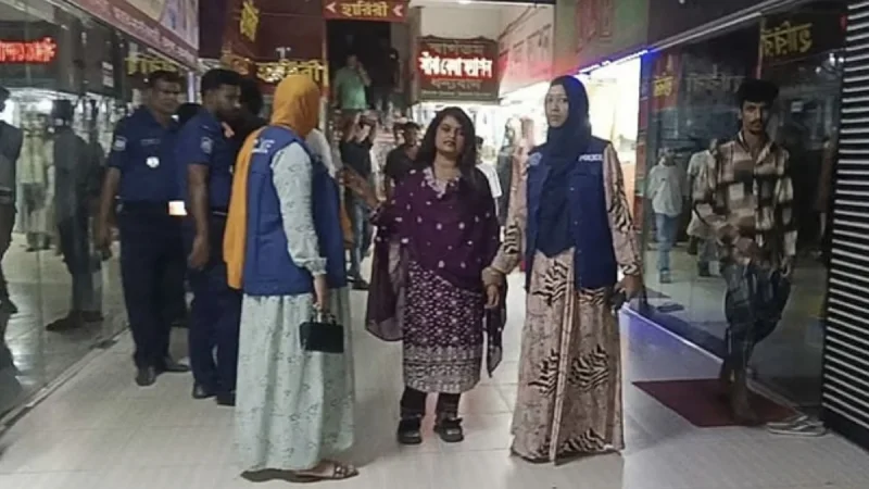 ফেসবুক লাইভে ‘বিএনপি সরকারকে ভোট দিয়া আজকে ভুক্তভোগী’ বলা নারীকে গ্রেপ্তার দেখাল পুলিশ