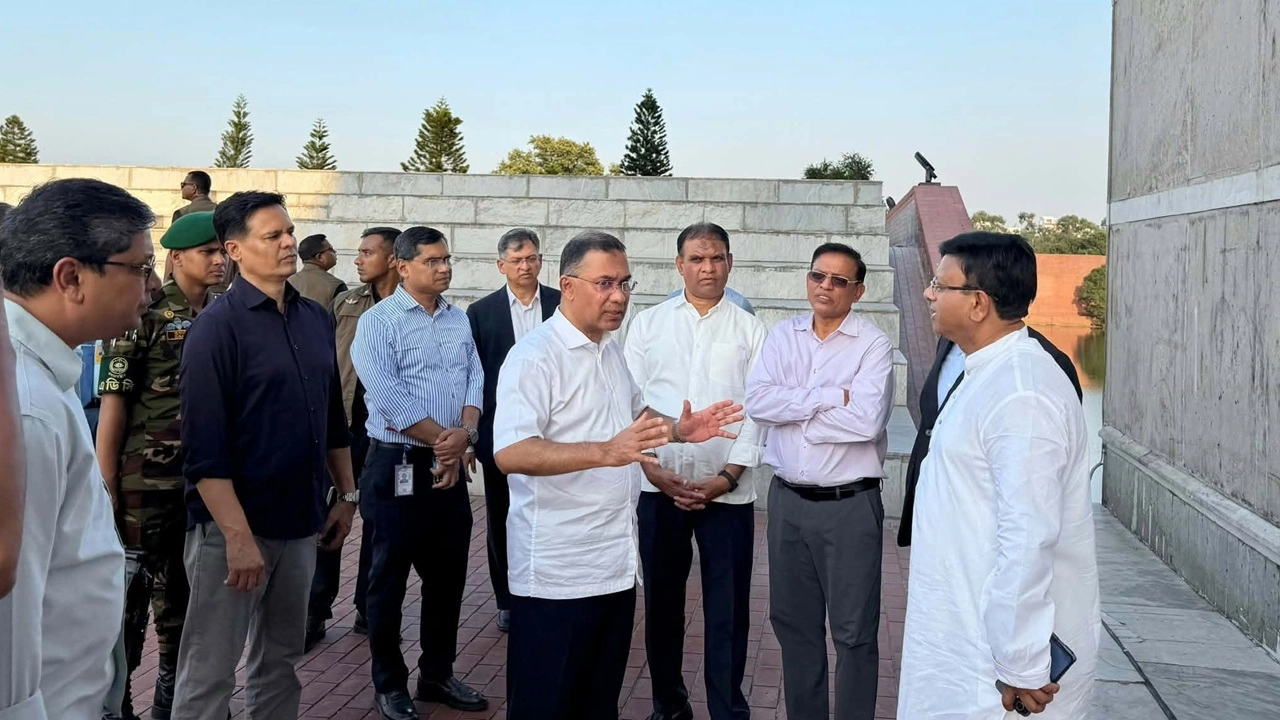 জাতীয় সংসদ ভবন প্রাঙ্গণ পরিদর্শন করলেন প্রধানমন্ত্রী, পরিচ্ছন্নতা ও সংস্কারের নির্দেশ