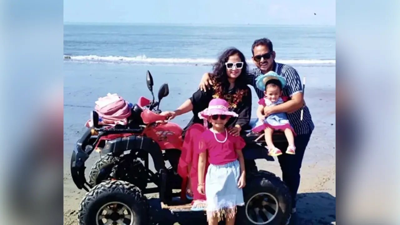 ‘সি বিচে আছি, বাচ্চারা খেলা করছে’, শেষ ফোনে বাবাকে বলেছিলেন নাহিদ