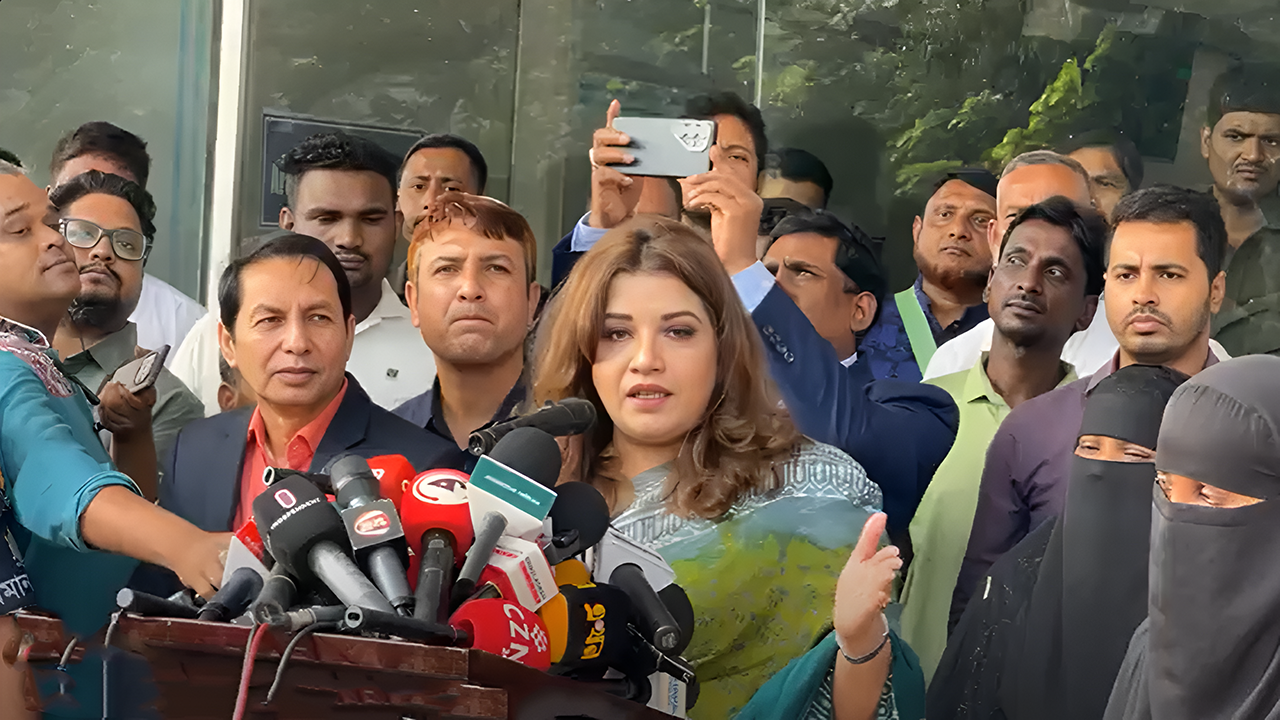 সৌদিতে নিহত শাহেদের মরদেহ গ্রহণ করলেন শামা ওবায়েদ